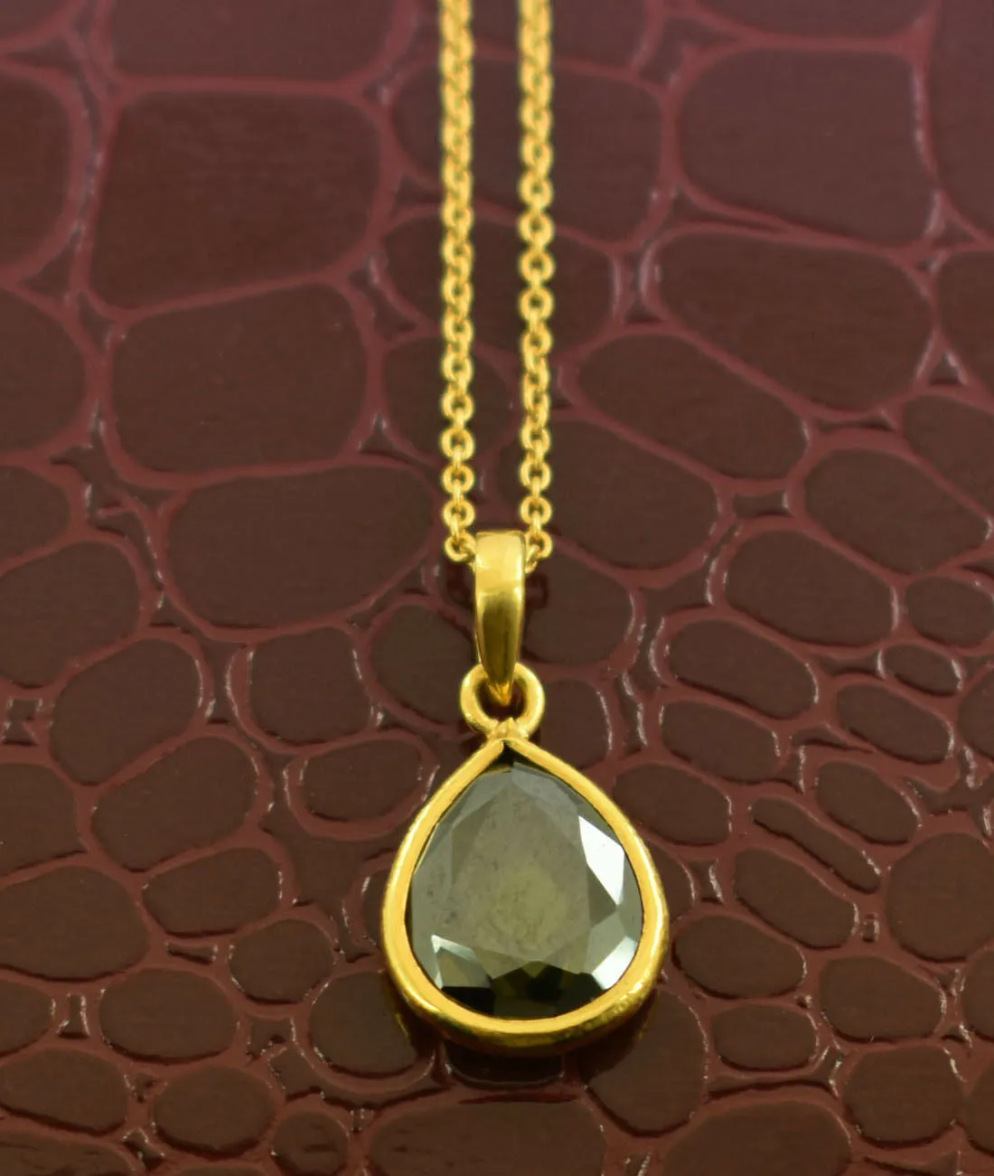 0.9 Carats 100% Certified Elegant Blue Diamond 14 K Gold Pendant