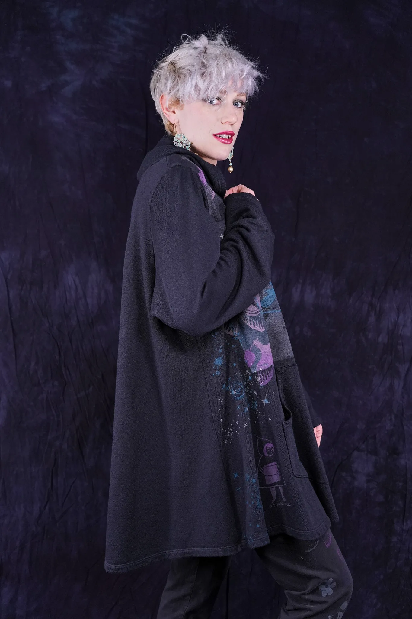 1607 Sweet Pocket Hoodie Black Sand-P
