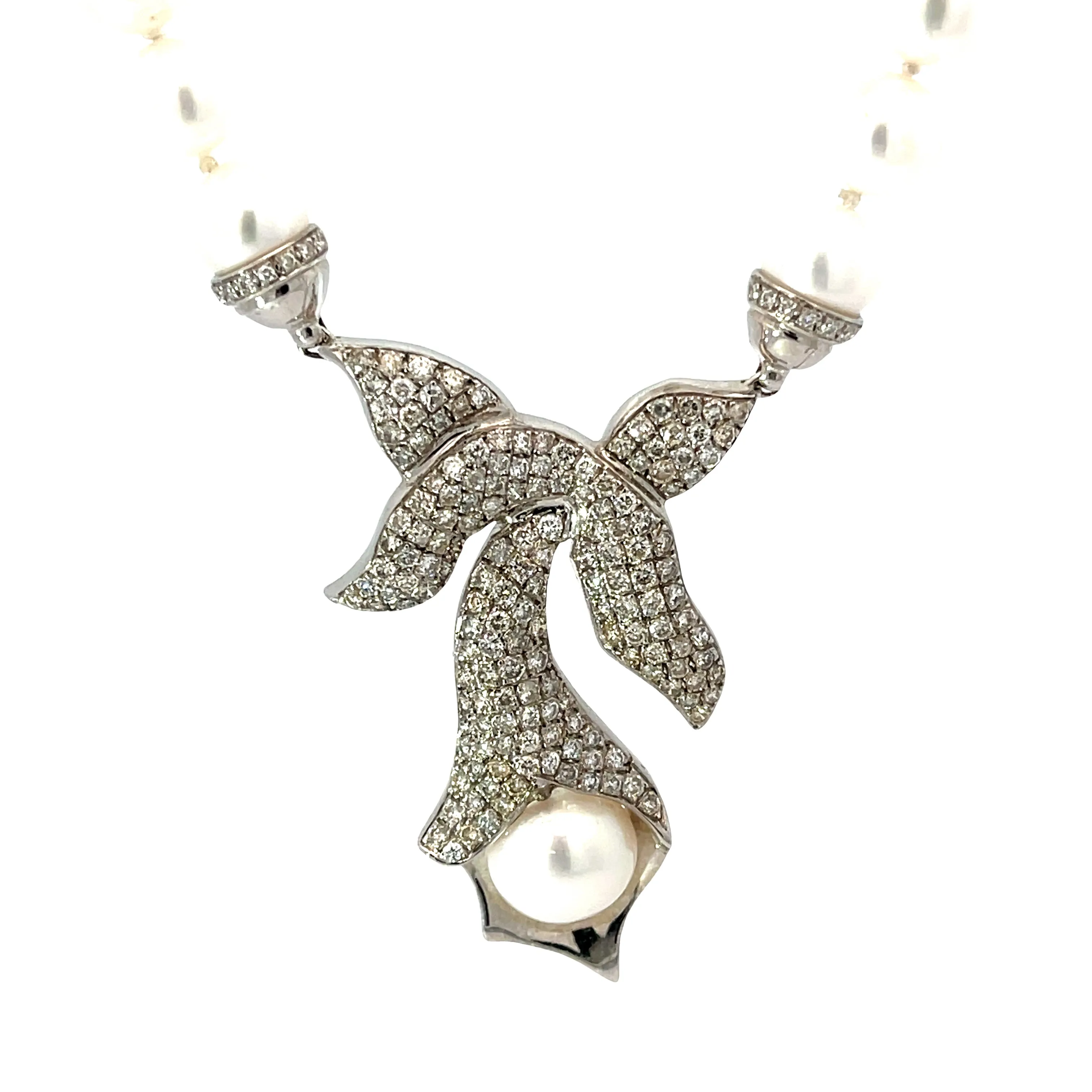 18k White Gold 3.50ct H SI1 Diamond and Fresh Water White Pearl 8mm / 11mm Necklace