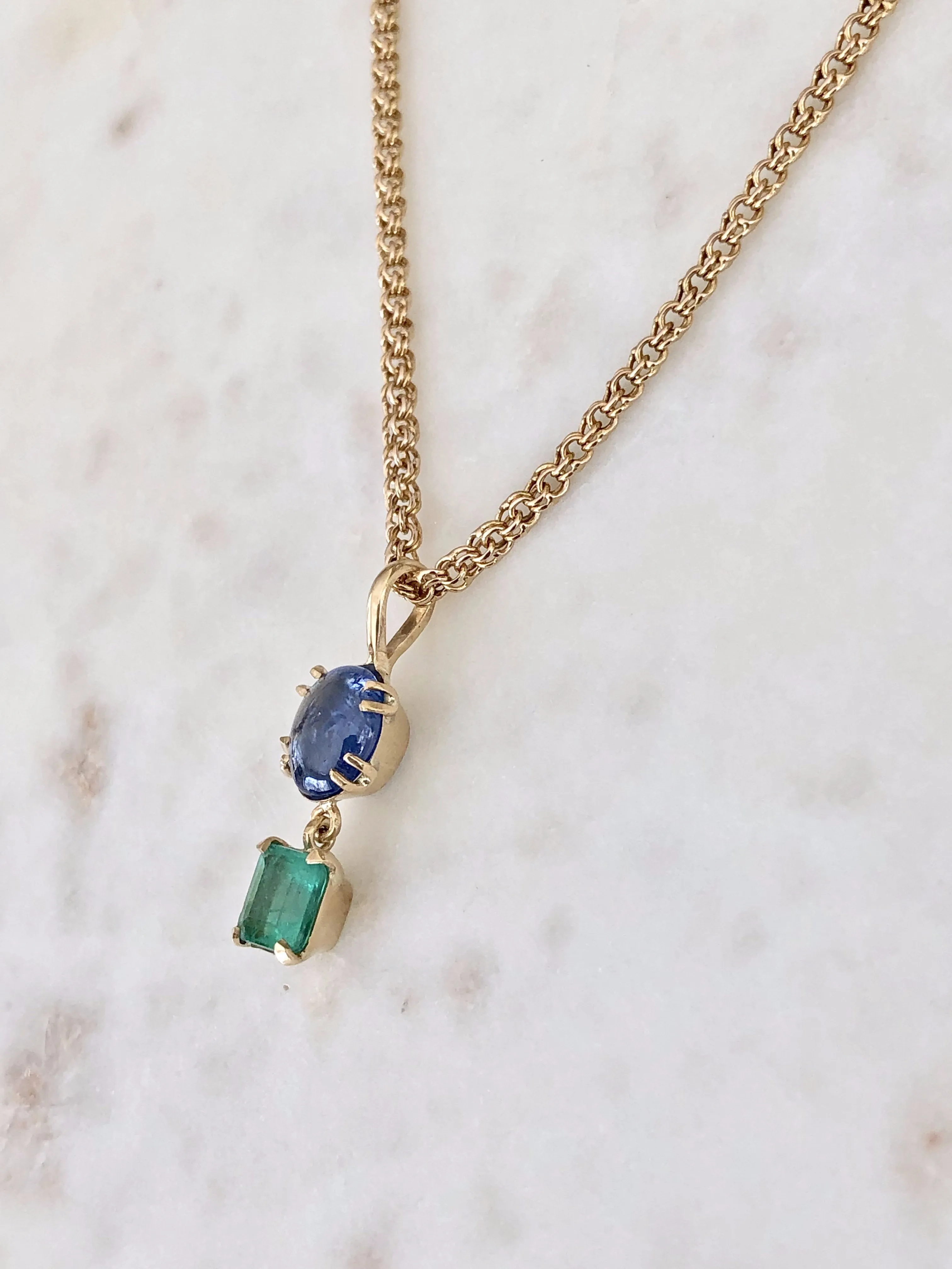 6.20 Carat Vintage Sapphire Emerald Pendant Necklace 18 Karat