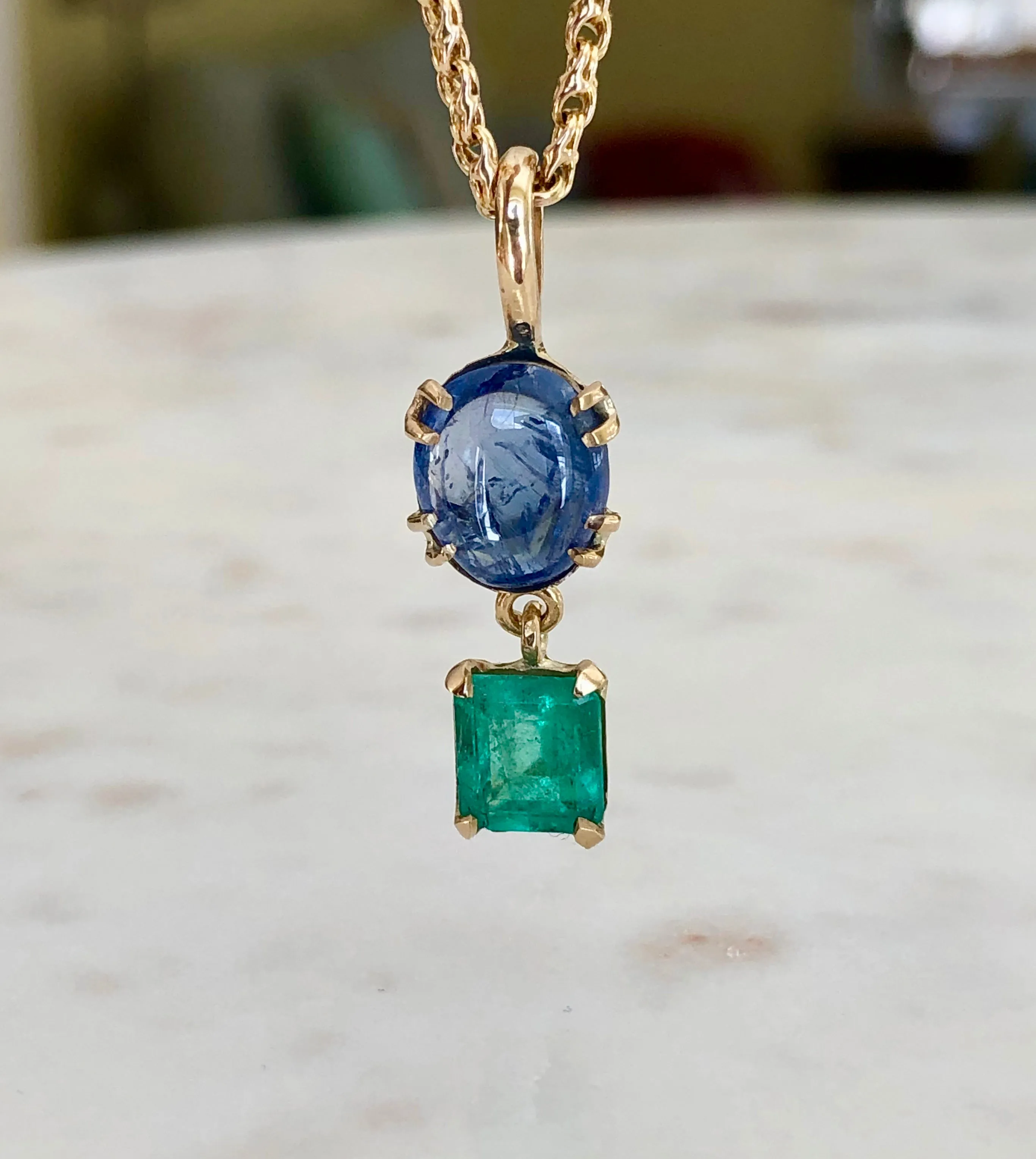 6.20 Carat Vintage Sapphire Emerald Pendant Necklace 18 Karat