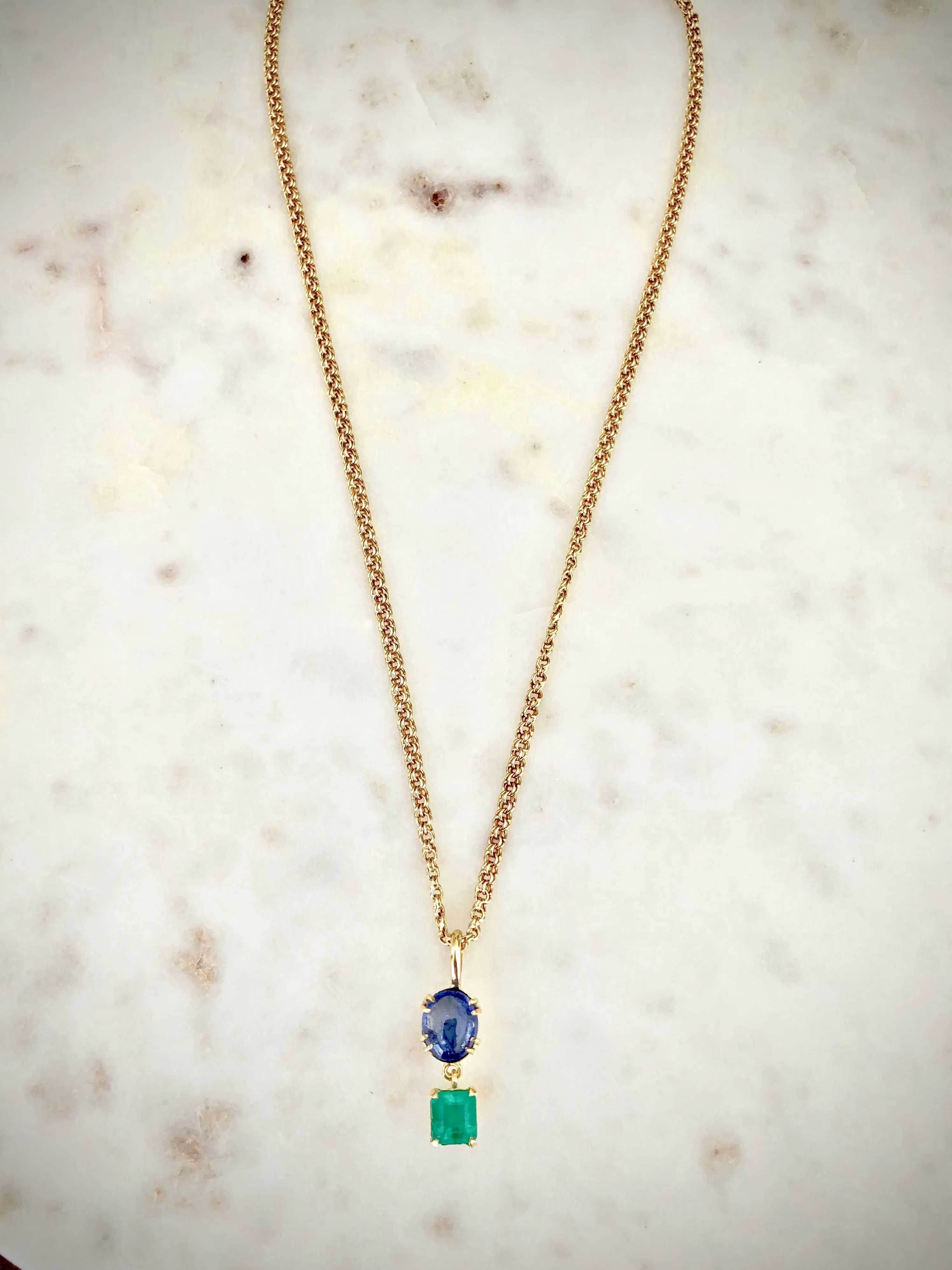 6.20 Carat Vintage Sapphire Emerald Pendant Necklace 18 Karat