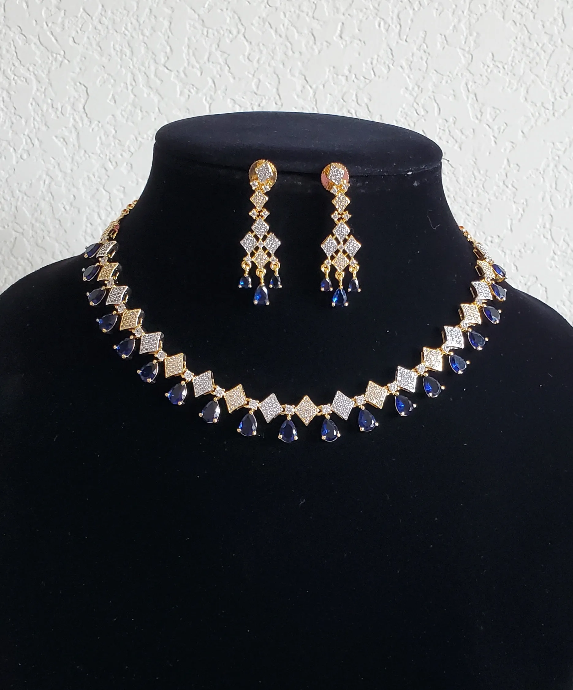 Classic Necklace With 2 Tone Plating Blue Gr16