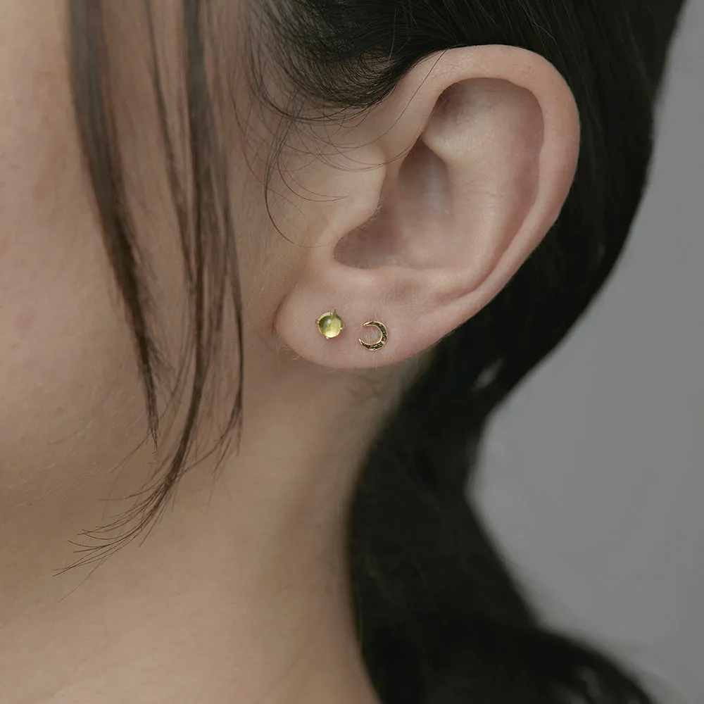 Crescent Moon Studs | E0711