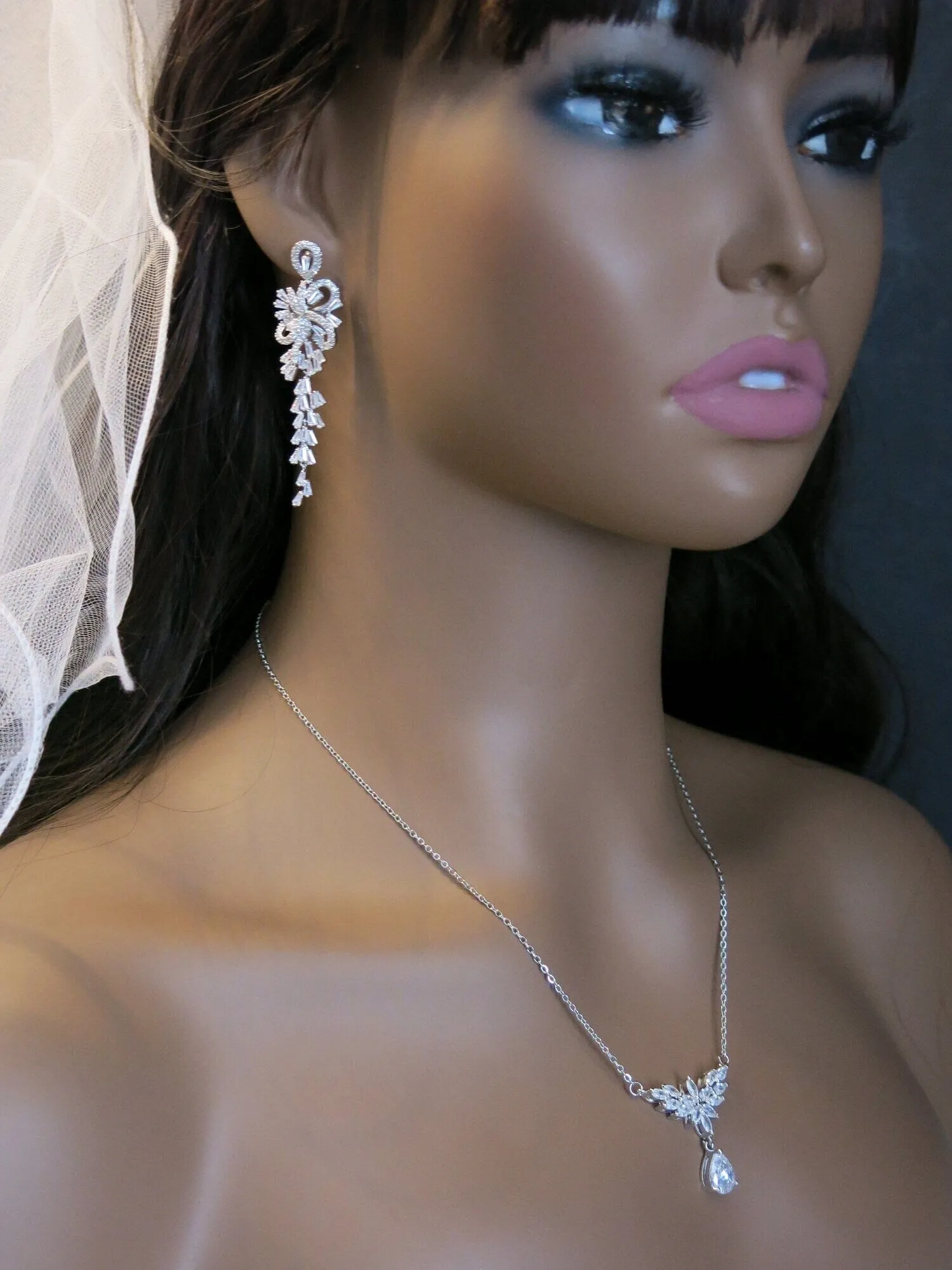 Crystal Silver Necklace, CZ Gem Minimalist Wedding Necklace, Diamond Accent Chain Necklace for Bride