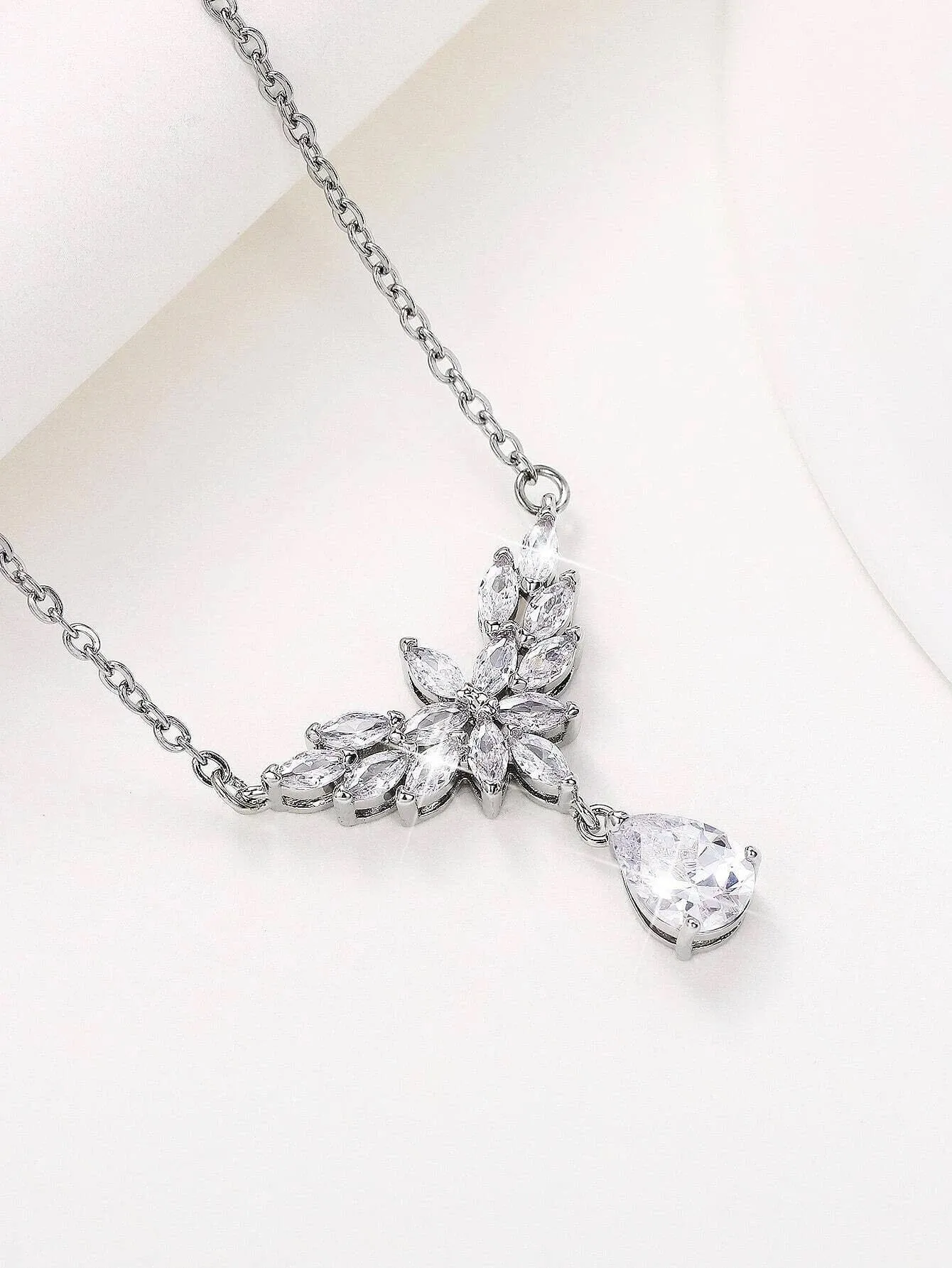 Crystal Silver Necklace, CZ Gem Minimalist Wedding Necklace, Diamond Accent Chain Necklace for Bride