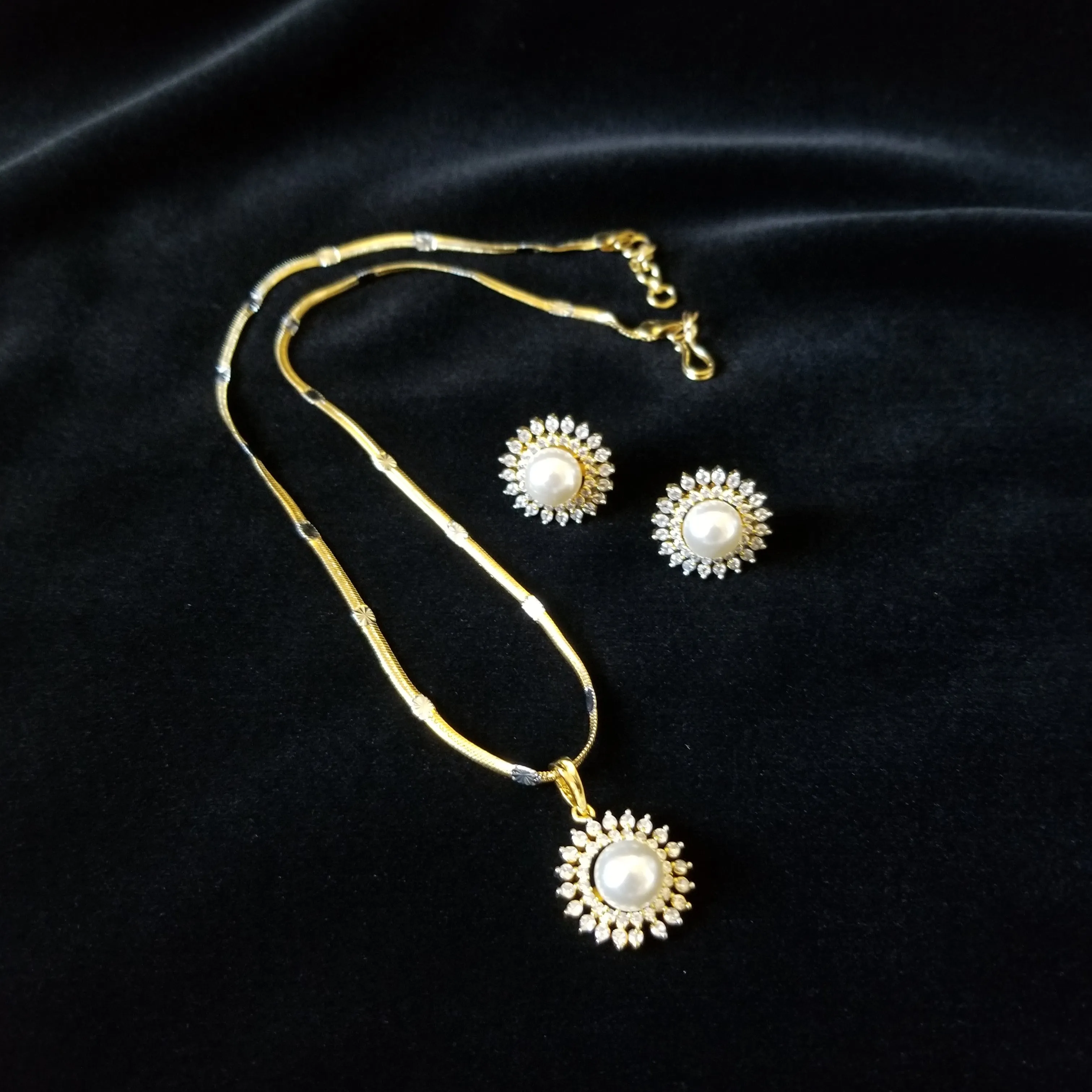 Cz Classic Pendant Set With 2 Tone Plating