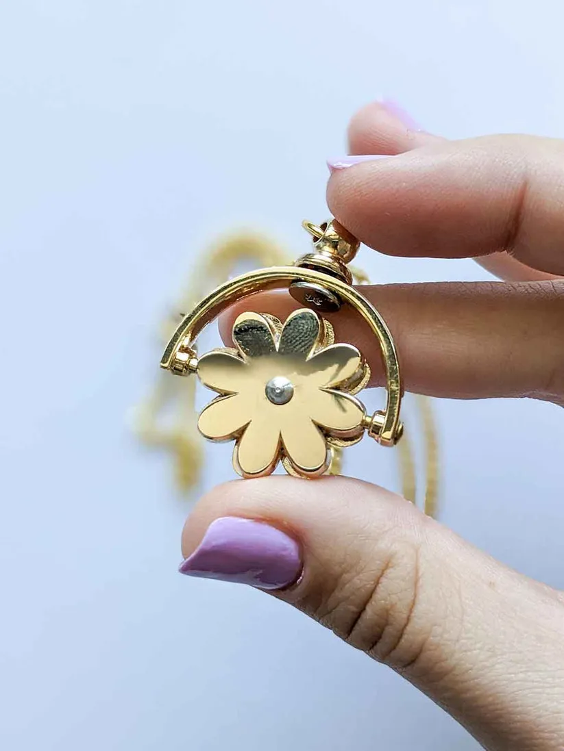 Daisy Spinner Fidget Necklace