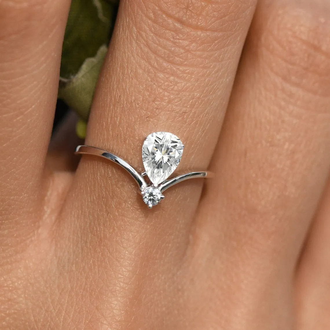 Dazzling Star Moissanite Ring