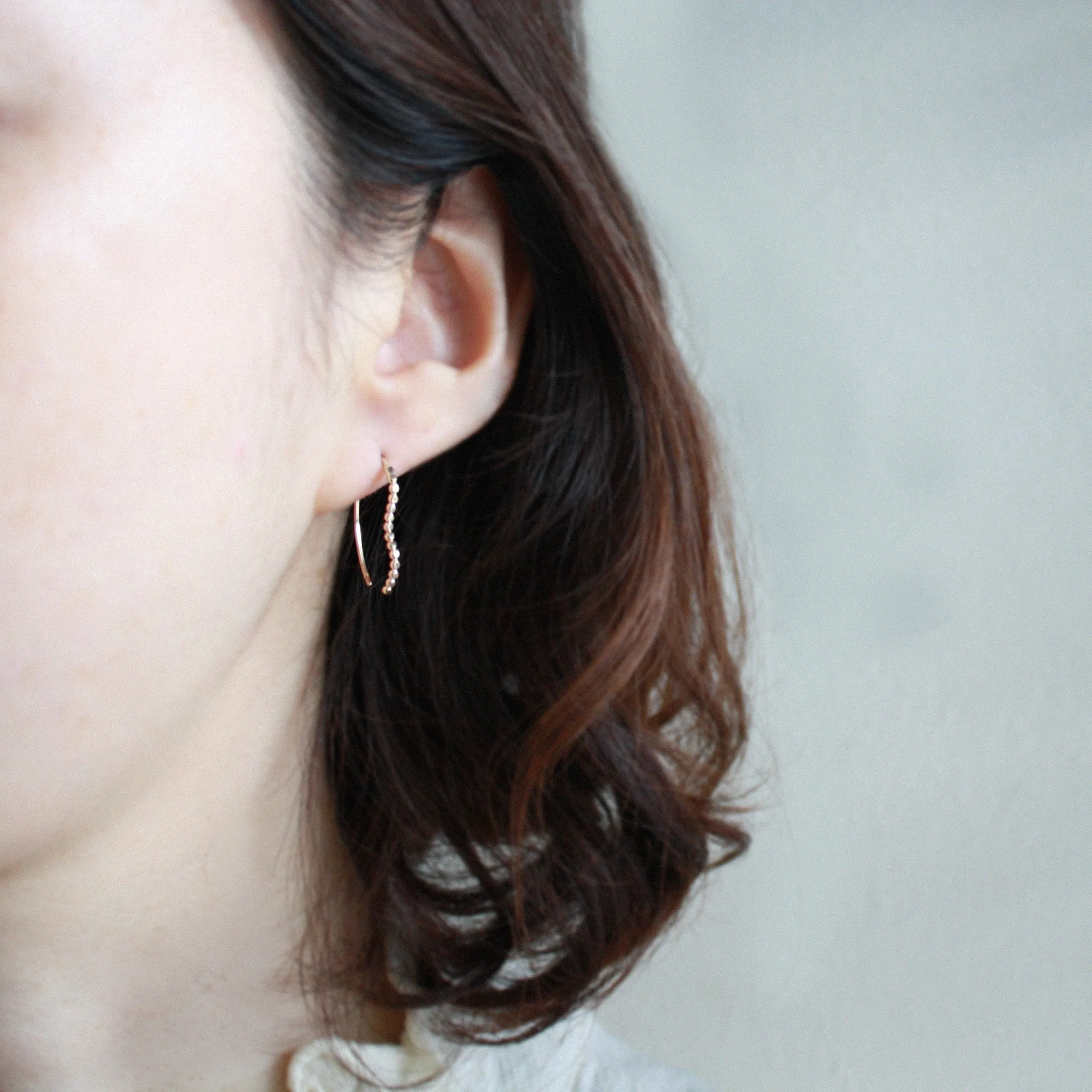 Dot Wavy Threader Earrings - Small