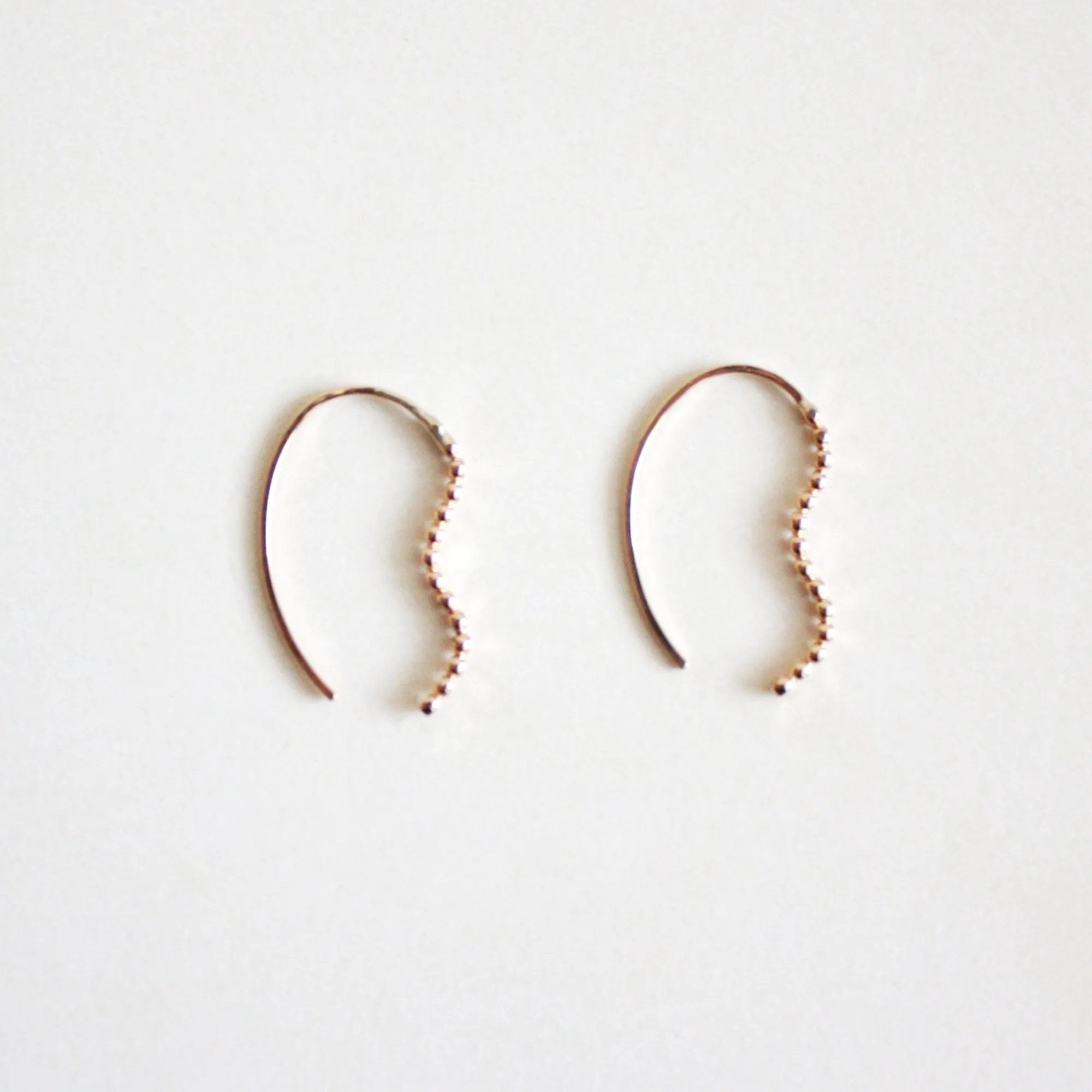 Dot Wavy Threader Earrings - Small