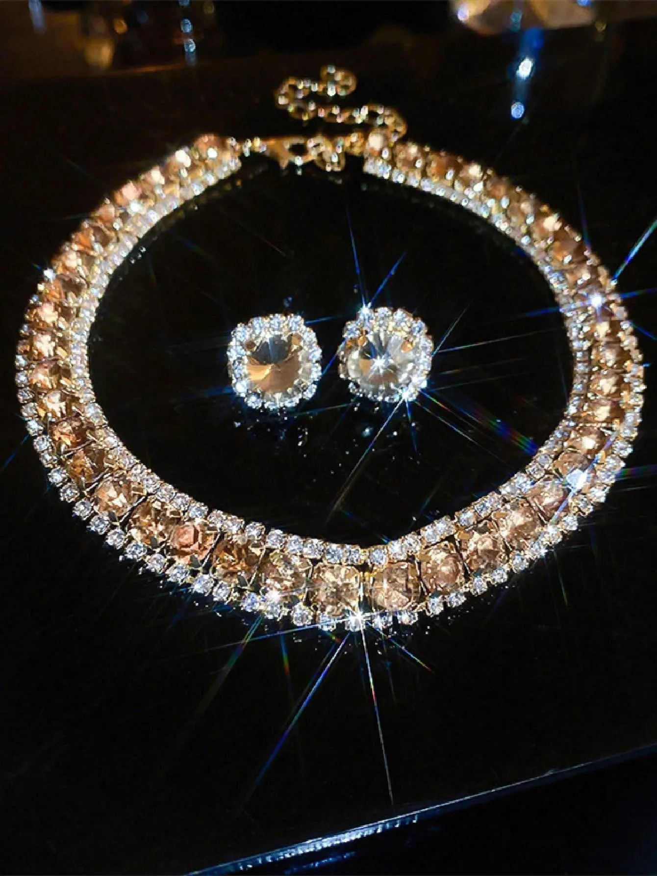 Elegant Crystal Jewelry Set: Dazzling Necklace and Earrings