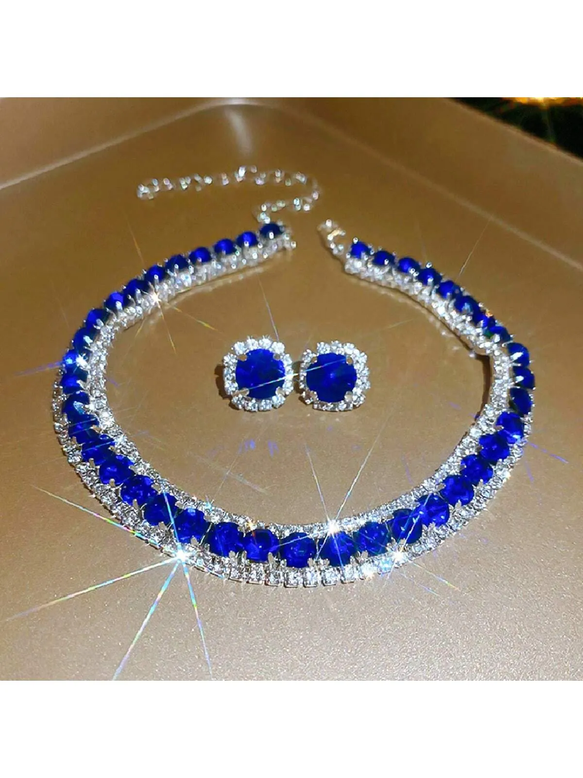 Elegant Crystal Jewelry Set: Dazzling Necklace and Earrings
