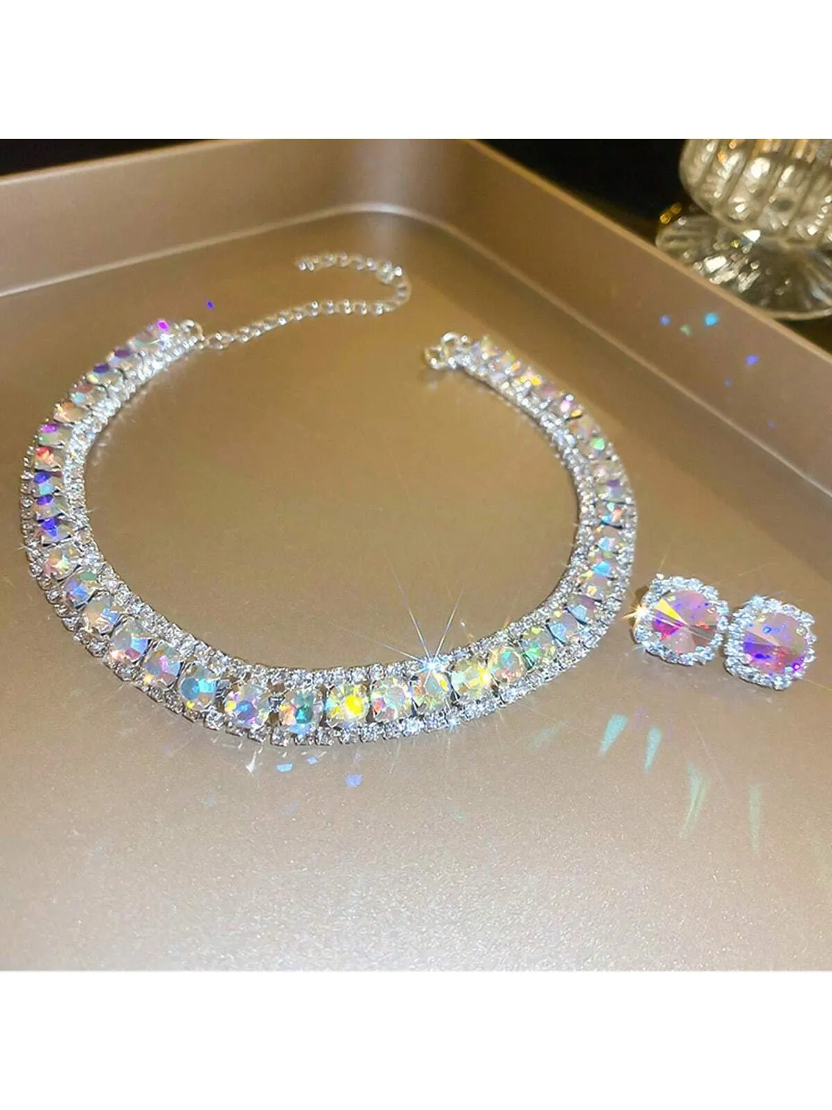 Elegant Crystal Jewelry Set: Dazzling Necklace and Earrings