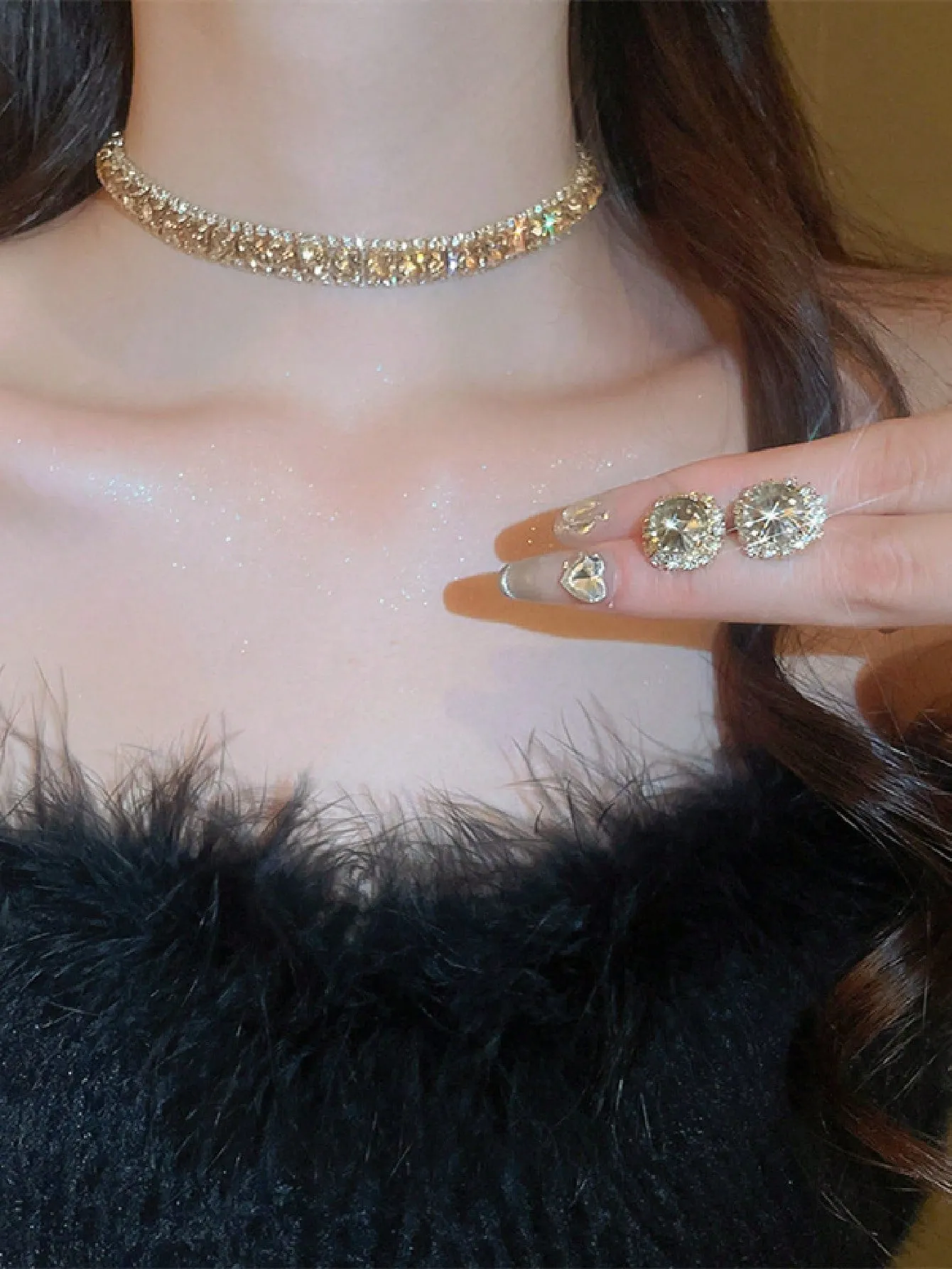 Elegant Crystal Jewelry Set: Dazzling Necklace and Earrings