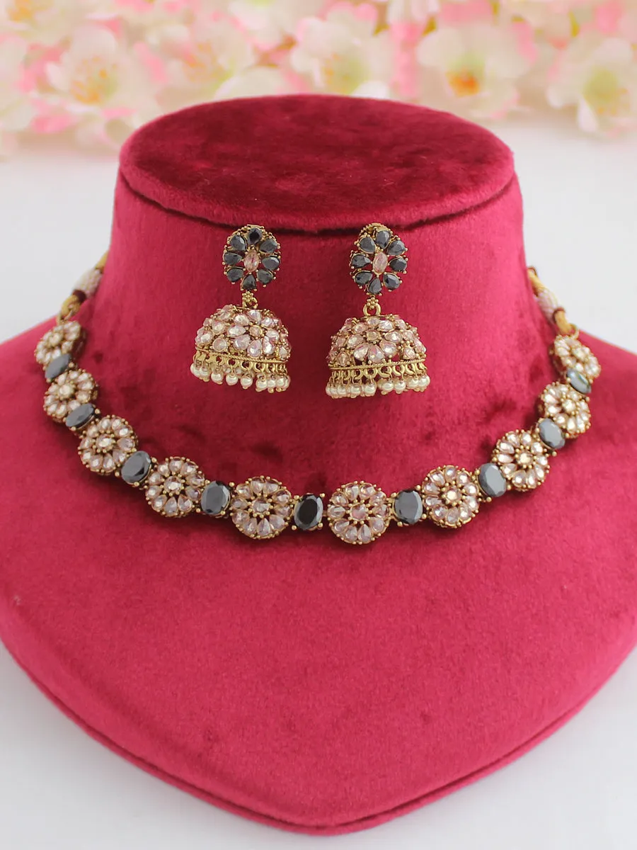 Jaanvi Necklace Set