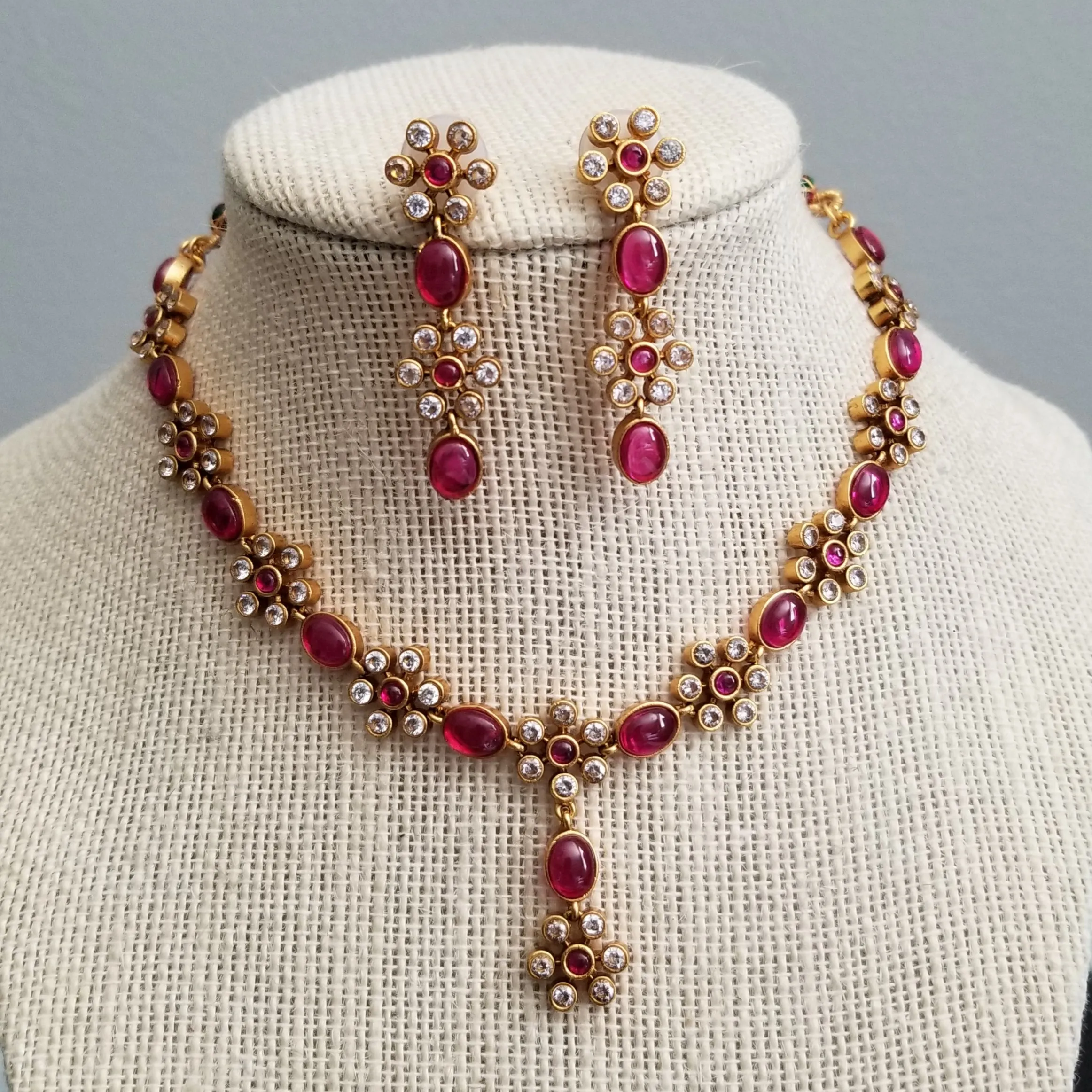 Kemp Neckalce Set With Gold Finish JT16