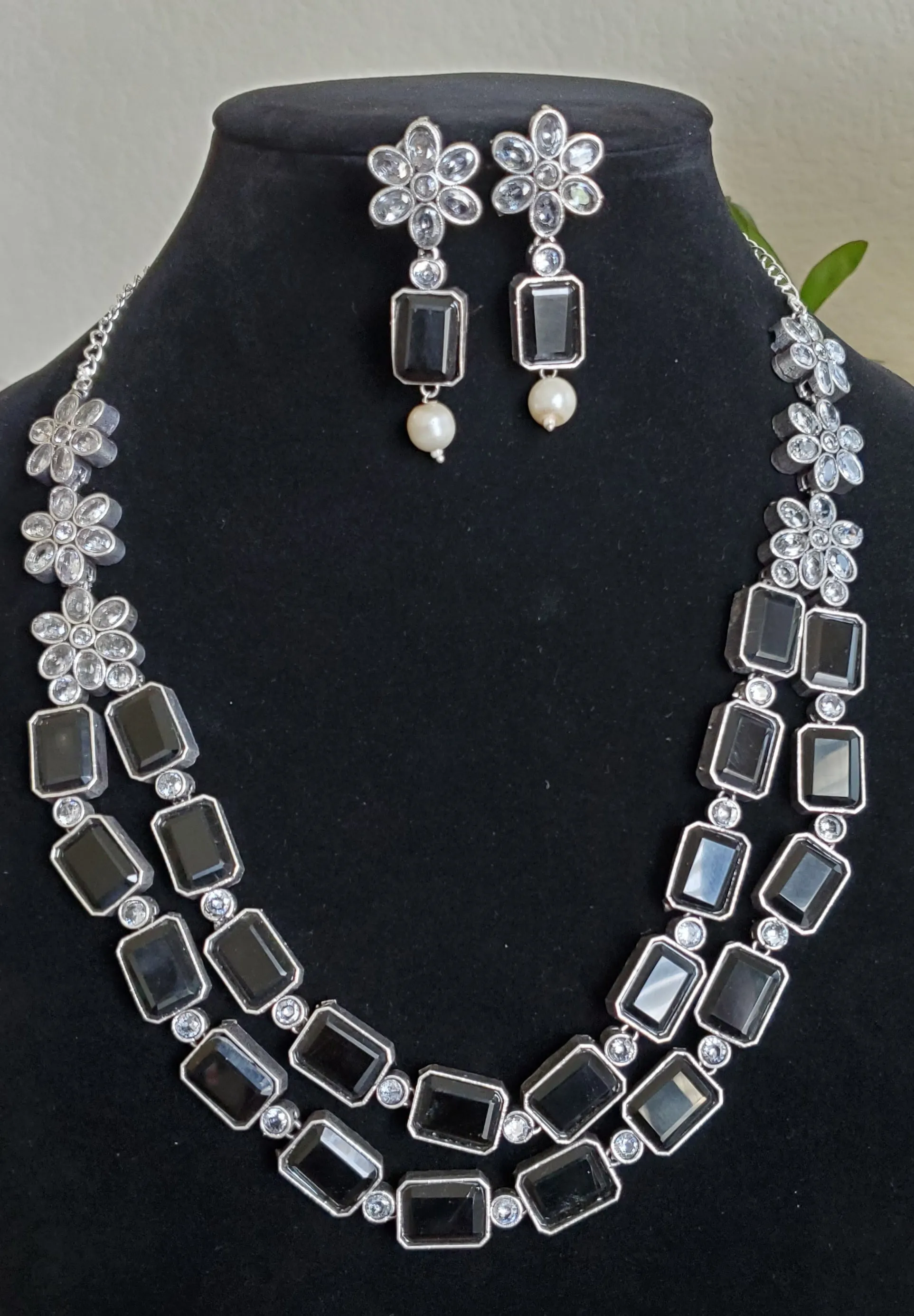Long Necklace With Oxidised Plating Black Nishrutha