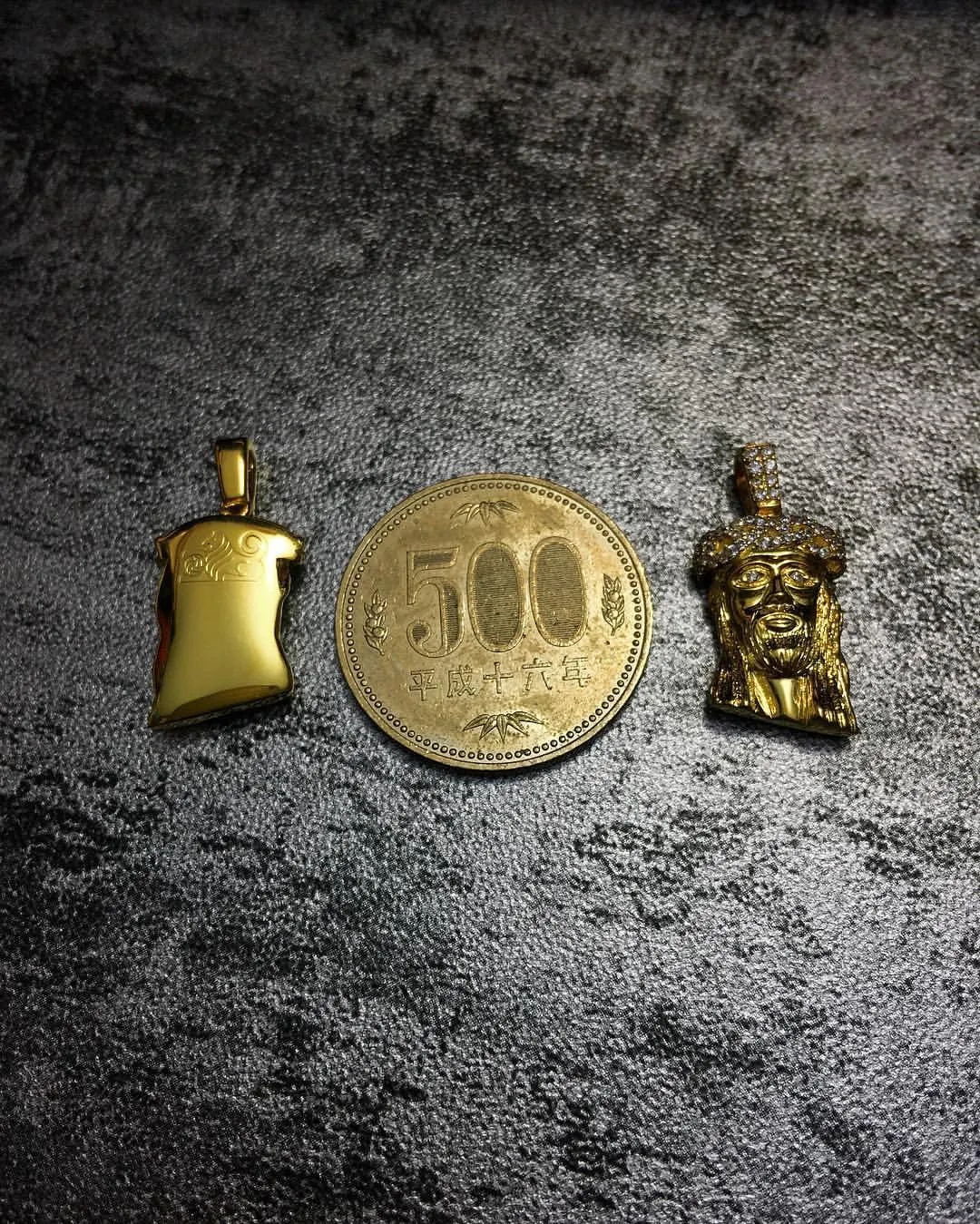Nano Jesus piece pendant with chain necklace in Gold