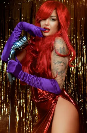 Red wavy wig