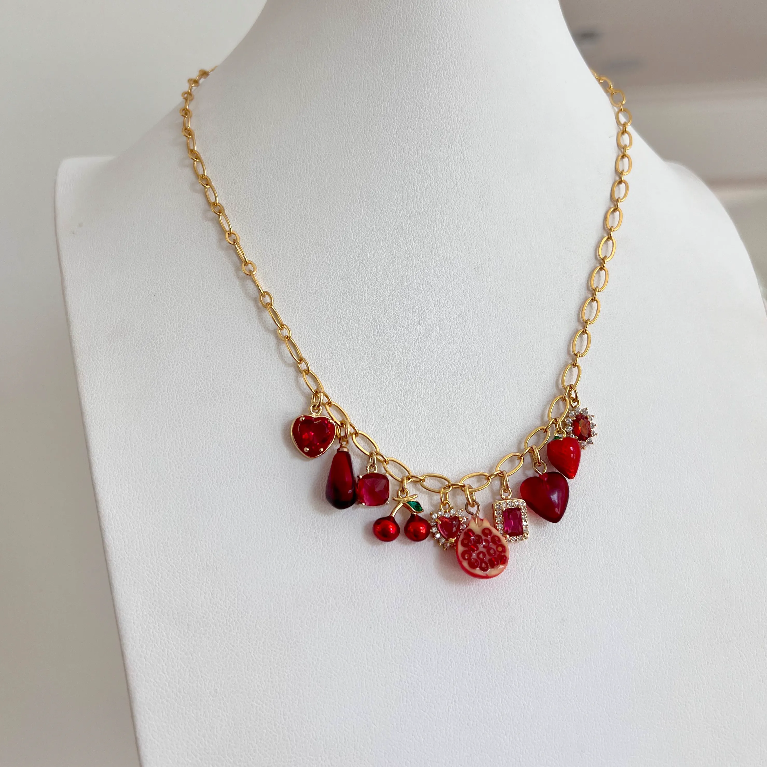 Roja Necklace