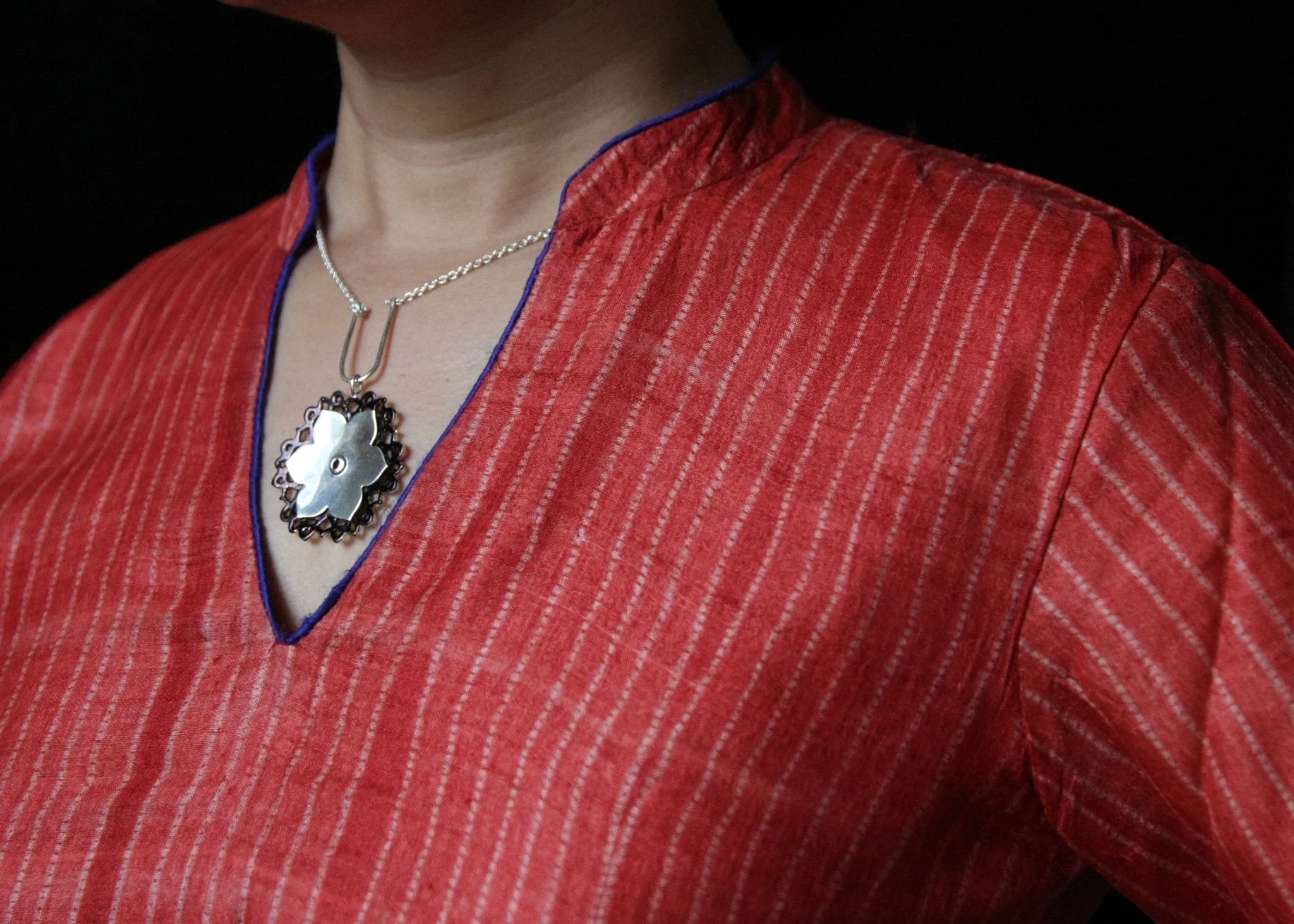 Stunning, dual-tone, Mughal lotus necklace