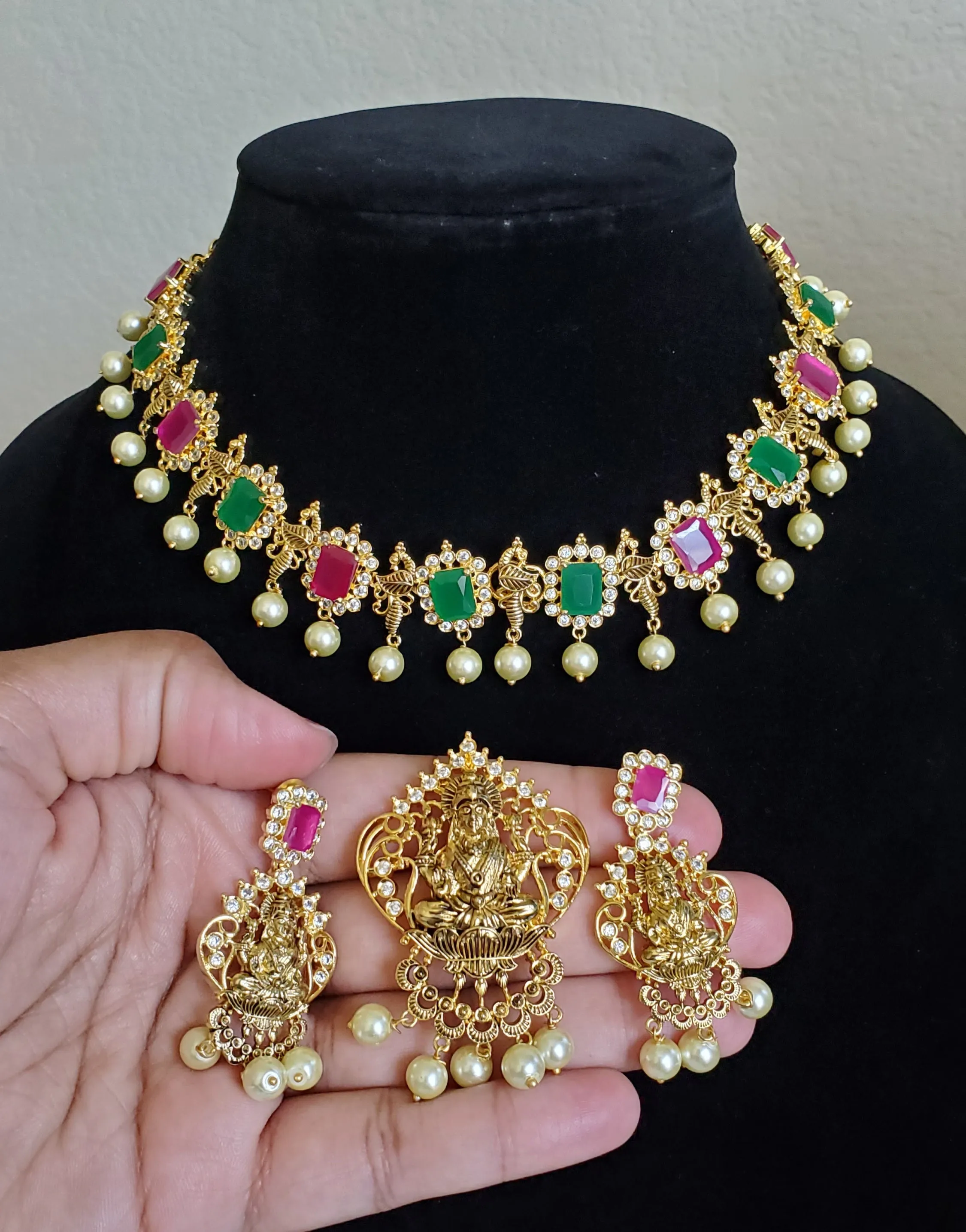 Traditional South Indian Style Necklace Set With Detachable Pendant
