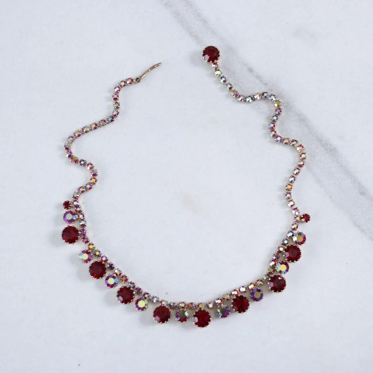 Vintage Weiss Red Iridescent Aurora Borealis Necklace