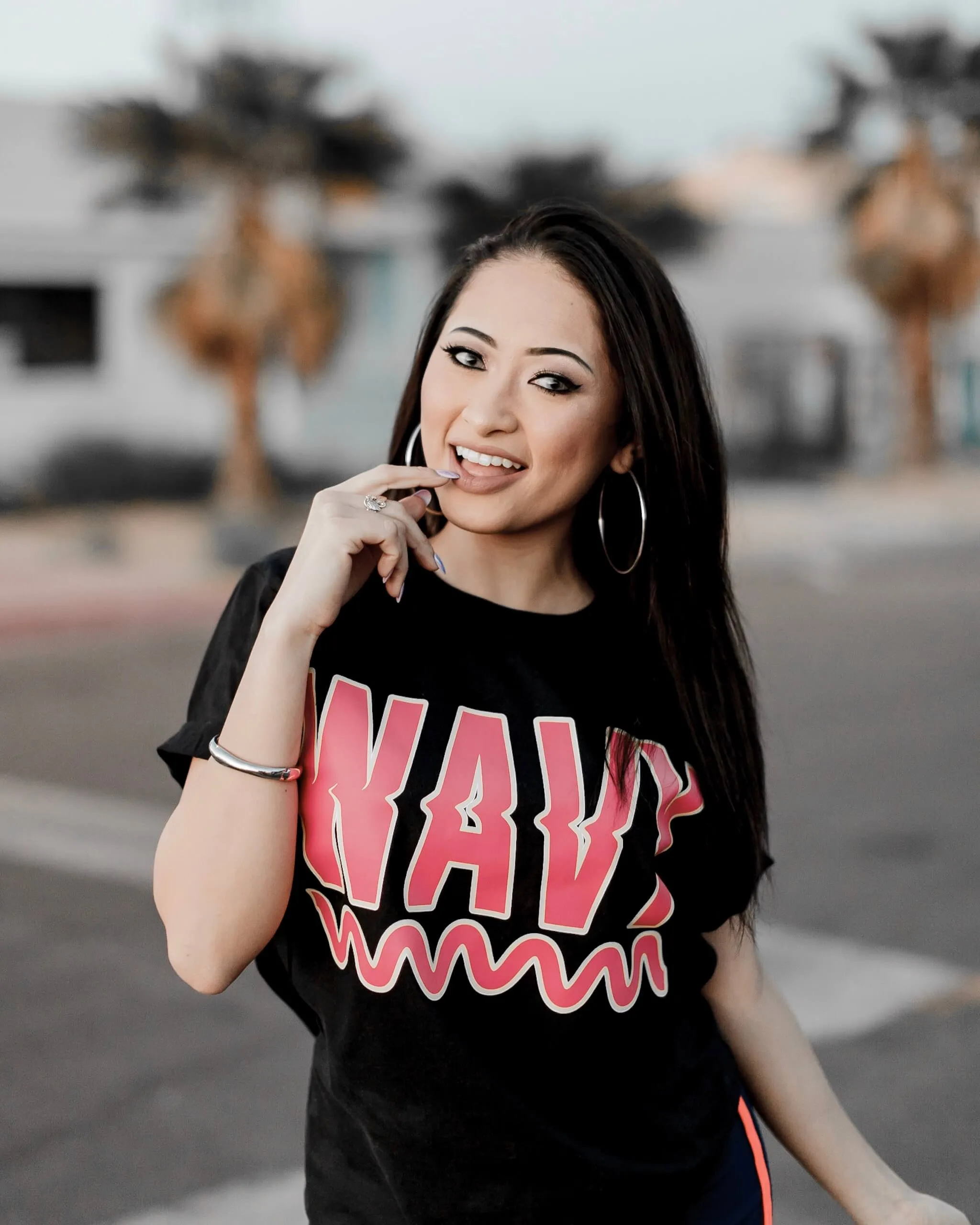 Wavy | Black Tee