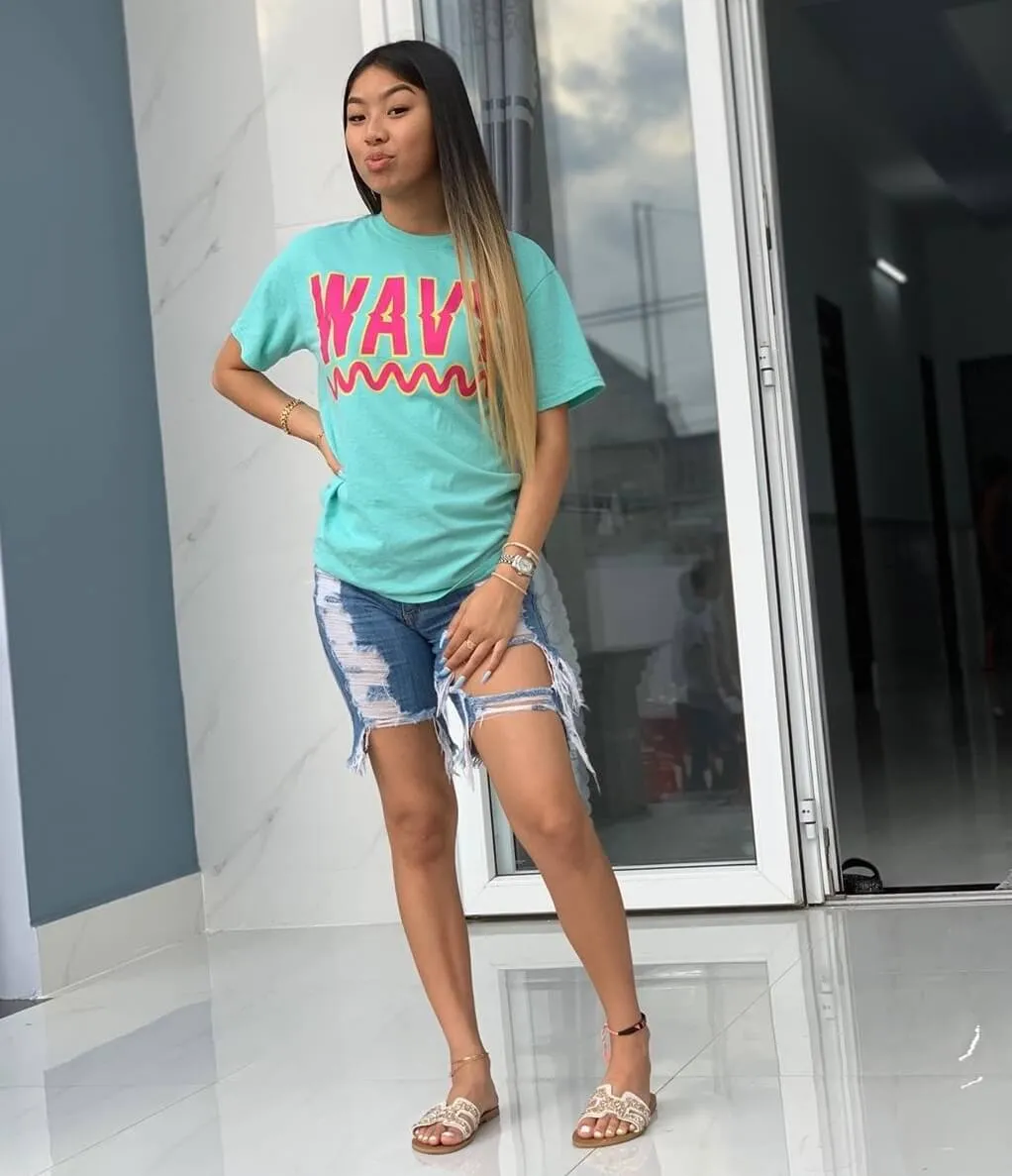 Wavy | Mint Tee