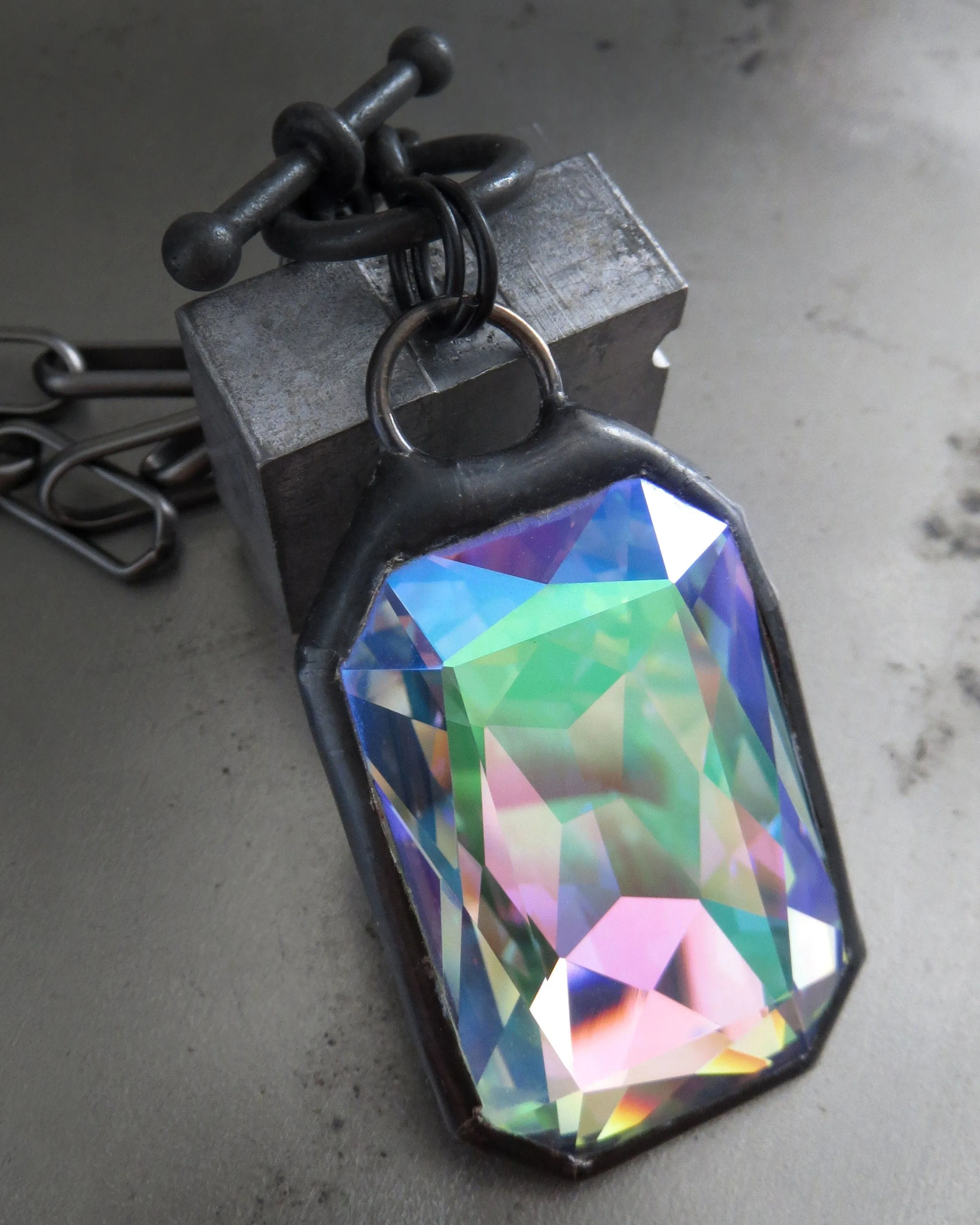 WIZARD - Shimmer Crystal Pendant Necklace