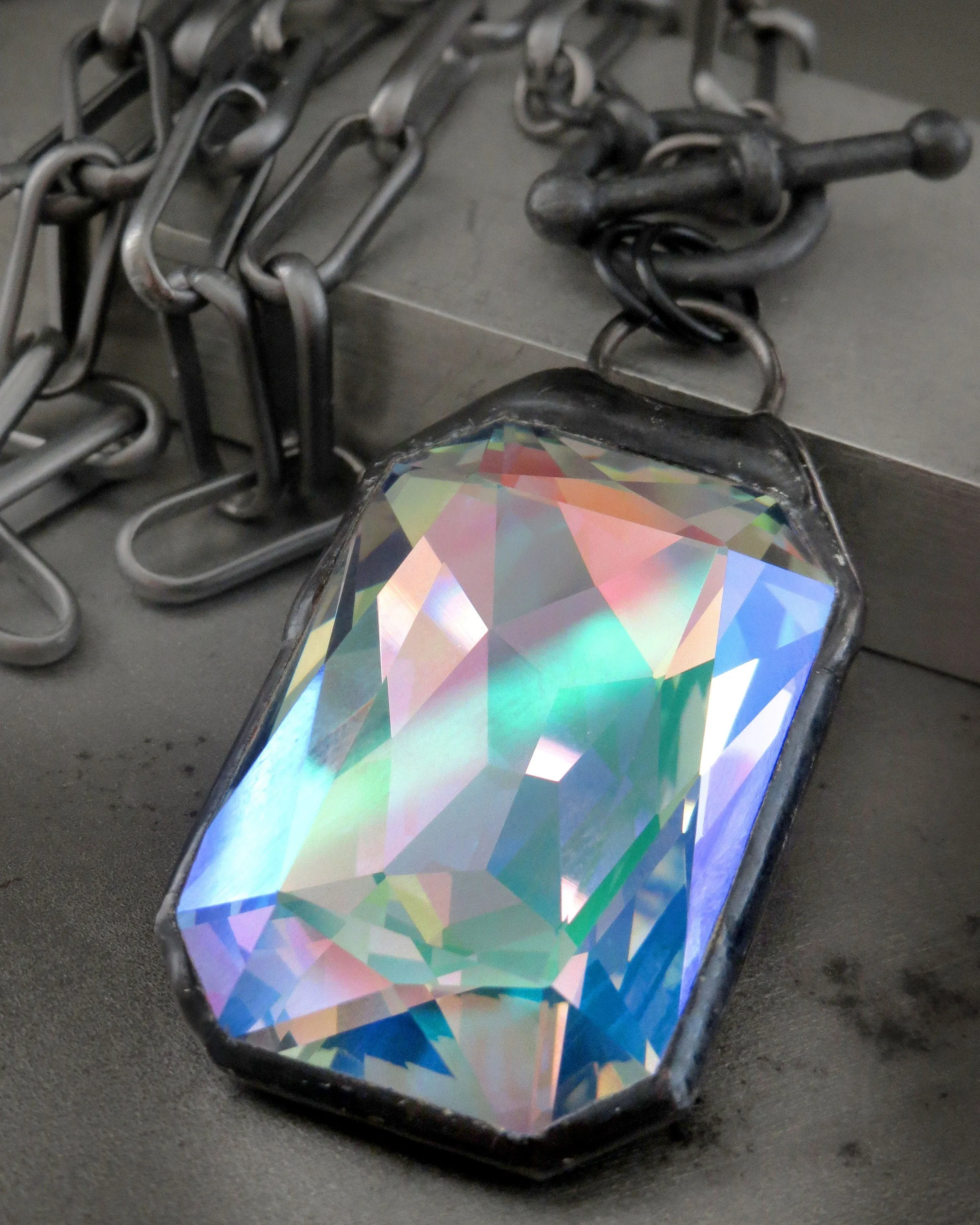 WIZARD - Shimmer Crystal Pendant Necklace