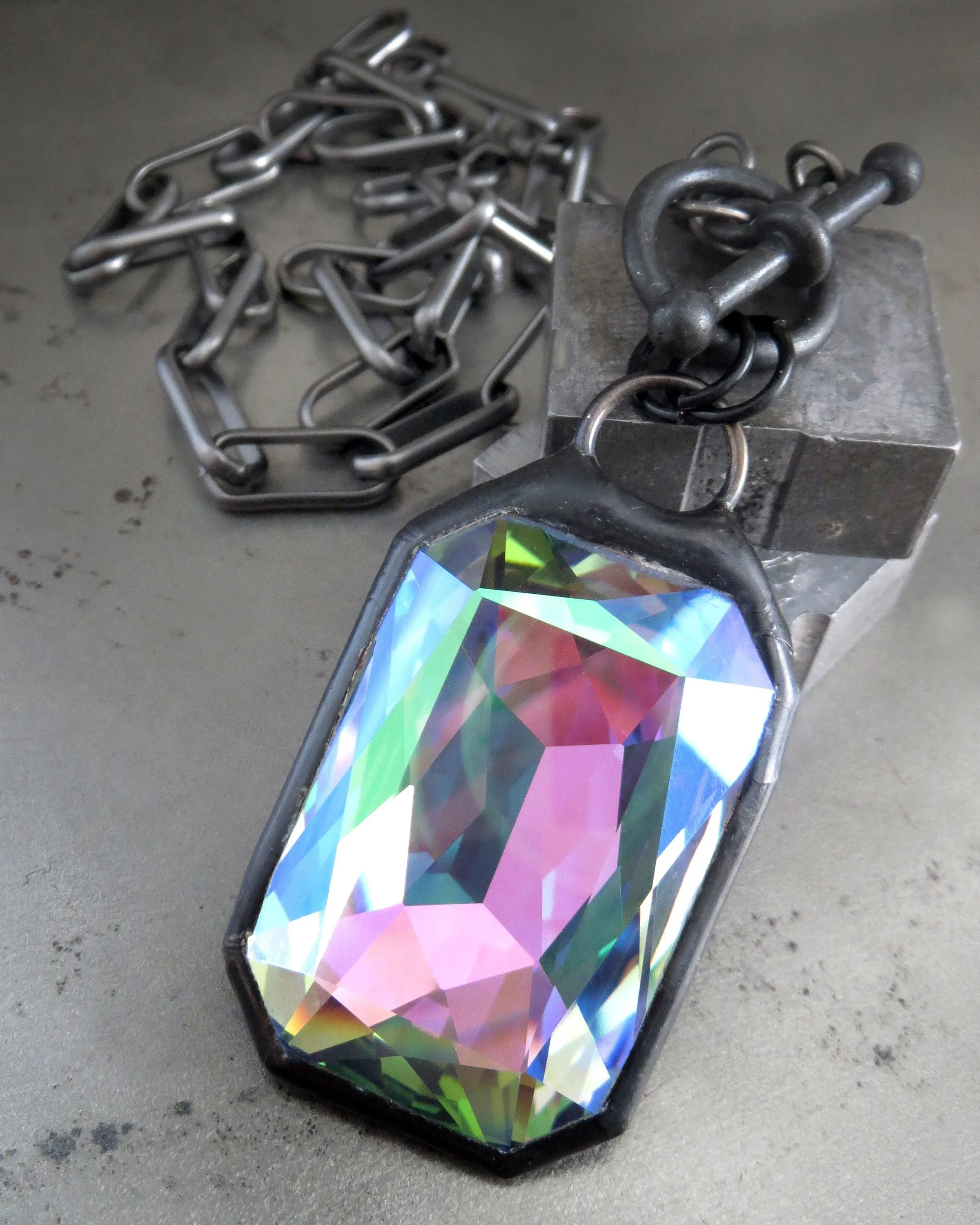 WIZARD - Shimmer Crystal Pendant Necklace