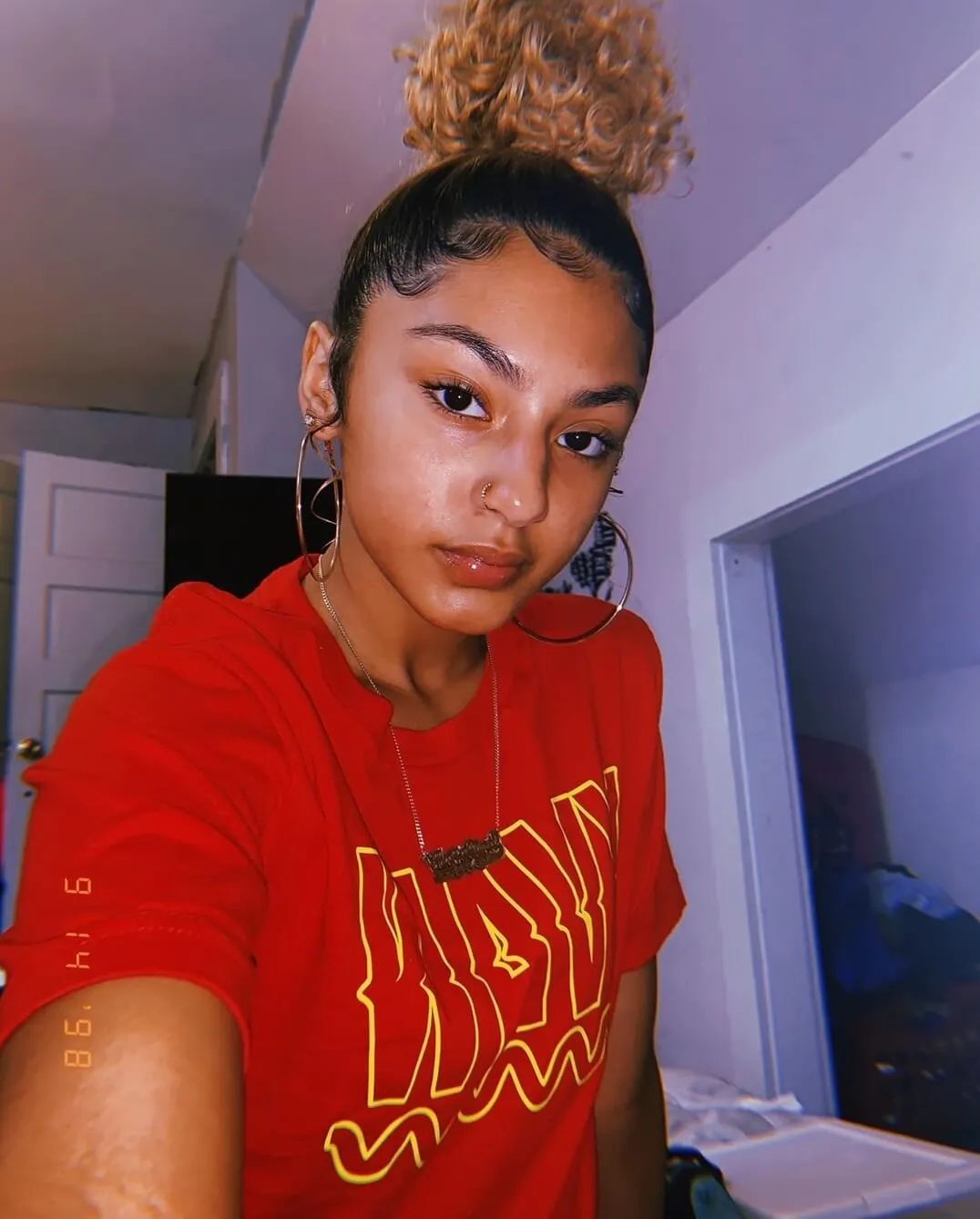 Yellow Wavy Outline | Red Tee